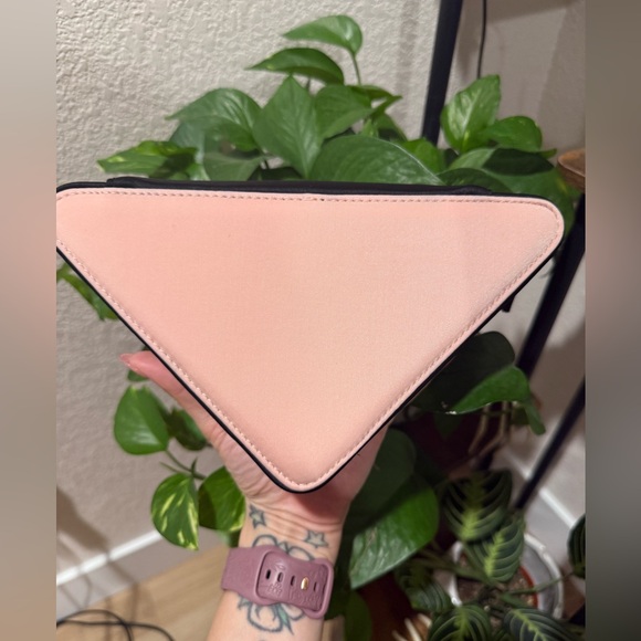 Iconic shape Pink and Black Triangle zipper Pouch from Prada Beauty counter - Picture 2 of 3